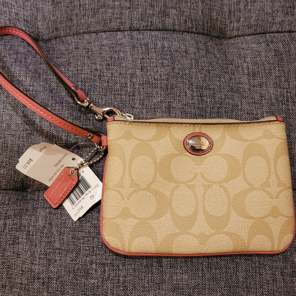 Coach Peyton Signature Wristlet F50142